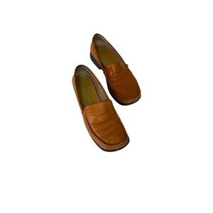 Crossroads Women's‎ Leather Loafers Size 7.5 Carmel Brown Classic Slip-On Flats